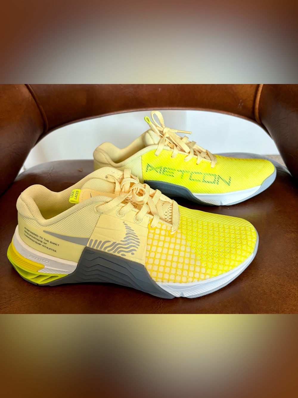 NIKE WOMENS METCON 8 TRAINING SHOES SIZE 7.5 YELLOW RUNNING SNEAKER